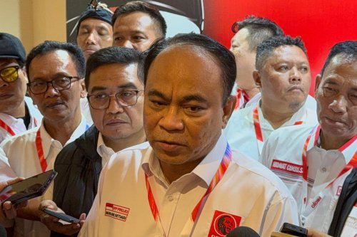 Belum Resmi Bergabung ke Gerindra, Komitmen Dukung Pemerintahan Prabowo&ndash;Gibran, Kembali Terpilih sebagai Ketum Projo, Latar Belakang Politik dan Kiprah Budi Arie, Pernah Menjabat Menteri di Dua Pemerintahan, Usai Terpilih Lagi Jadi Ketum Projo, Budi Arie Setiadi Ingin Dukung Gerindra