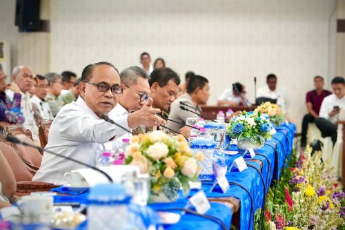 Siang Masih Rapat di Senayan, Sore Kena Reshuffle, Ini Kata Budi Arie