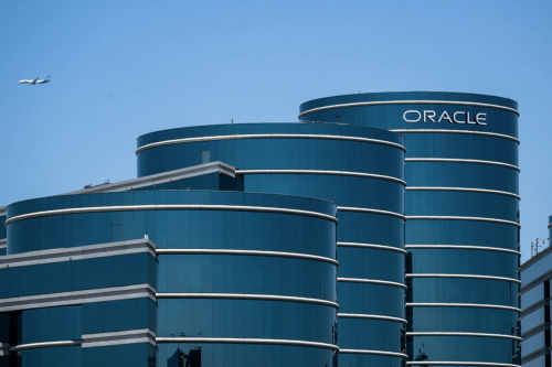 Oracle PHK Karyawan dan Tunda Rekrutmen, gara-gara Otomatisasi AI
