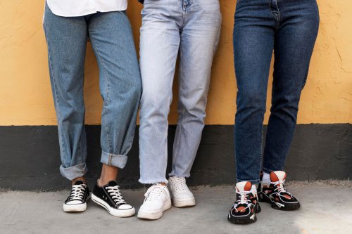 Top 7+ Tipe Jeans untuk Wanita 50+ agar Tampil Stylish dan Nyaman