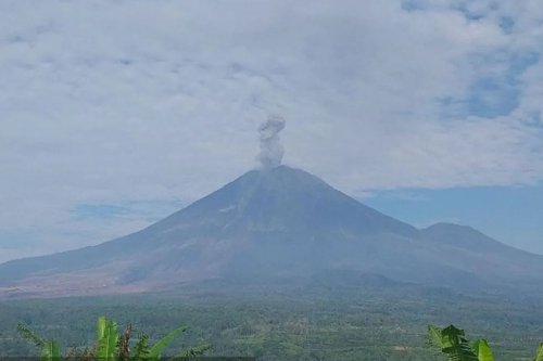 Gunung Semeru Erupsi, Tinggi Kolom Letusan 700 Meter