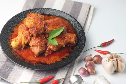 Bahan-bahan utama, Bumbu halus (bumbu rujak), Cara membuatnya, Tips Rahasia, Resep Ayam Goreng Bumbu Rujak, Rasa Pedas Manis dengan Bumbu Sederhana