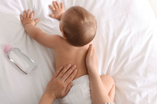 Jangan Asal Pilih Skincare untuk Bayi, Jangan Tergiur Klaim Alami