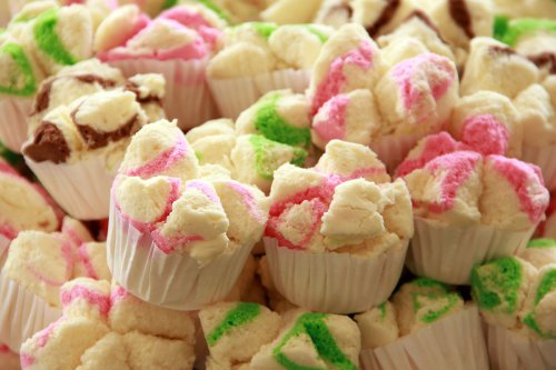 Resep Bolu Kukus Loyang 5 Bahan, Mekar Walau Tanpa Baking Soda