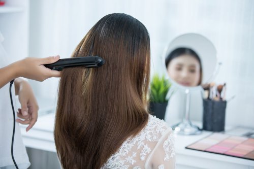 Berapa Suhu yang Tepat untuk Mencatok Rambut?