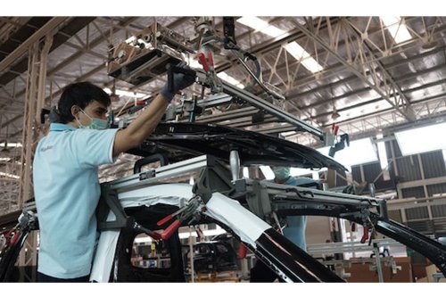Presiden RI, Prabowo Subianto, Tingkat Komponen Dalam Negeri, TKDN, Mercedes-Benz, Inchcape Indomobil Distribution Indonesia, Mercedes-Benz Tanggapi Wacana Kelonggaran TKDN