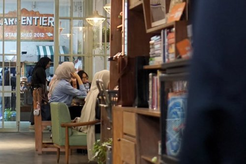Top 5+ Kafe Estetik di Surabaya, Cozy untuk Hangout dan Work from Cafe