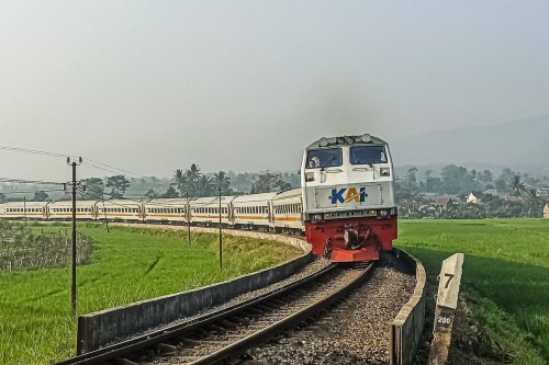 Daftar 30 Kereta Api Tambahan untuk Libur Akhir Tahun, Cek Jadwalnya