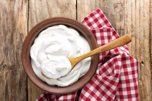 1. Mengurangi nafsu makan dan rasa lapar, 2. Meningkatkan metabolisme, 3. Mengurangi lemak perut, 4. Sumber kalsium&nbsp;, 4 Manfaat Yoghurt untuk Diet, Mengurangi Nafsu Makan