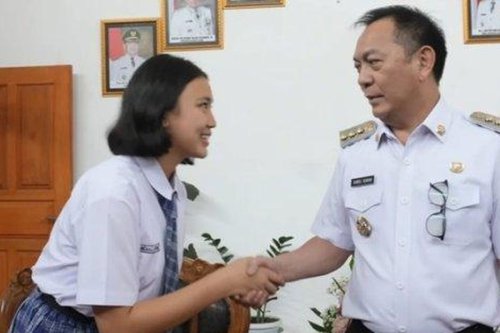 Sosok Bianca Alessia, Atlet Voli Asal Tomohon yang Jadi Pembawa Baki Paskibraka Nasional 2025