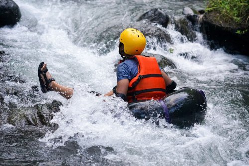Desa Tersembunyi Jadi Primadona, Rahayu River Tubing Suguhkan Petualangan Sungai di Balik Perbukitan