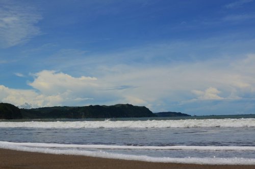 Kronologi Wisatawan Terseret Ombak di Pantai Sine Tulungagung, Satu Hilang