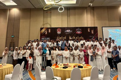 Komunitas Toyota Fortuner Ini Berikan Santunan di Acara Halalbihalal