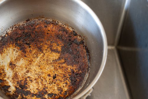 Sisa Lemak Daging Membandel di Panci, Ini Cara Membersihkannya