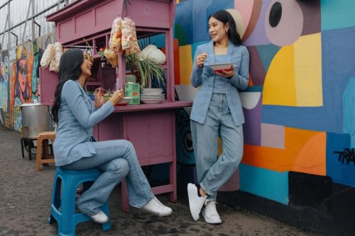 Top 5+ Gaya OOTD Happy Salma dan Dian Sastro Saat Makan Soto, Kembaran Pakai Kutu Baru