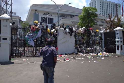 Gedung DPRD Jabar Jadi Tempat Sampah, Simbol Protes Tindakan Represif Aparat
