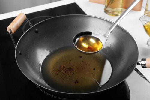 Top 5+ Cara Menghilangkan Bau Ikan di Minyak Goreng Bekas, Salah Satunya Pakai Serai