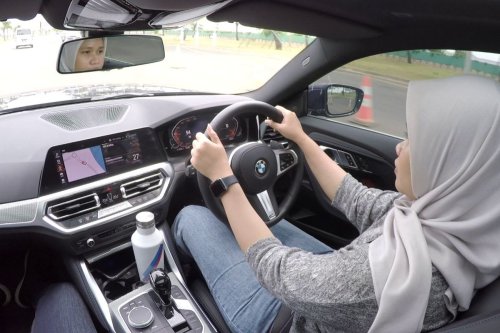 Kesalahan yang Sering Dilakukan Pengemudi Pemula Mobil Matik