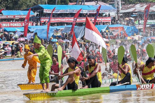 Gerakan Pacu Jalur Jadi Tren "Aura Farming", Budaya Riau Mendunia Lewat TikTok