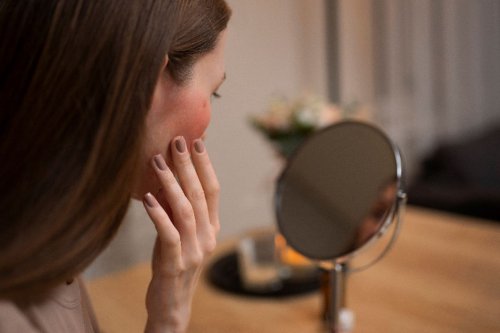 Top 12+ Sunscreen untuk Kulit Sensitif, Ringan dan Nyaman Dipakai Harian