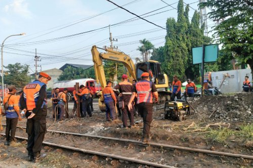KAI Tutup Pelintasan Sebidang Usai Asisten Masinis KA Jenggala Tewas