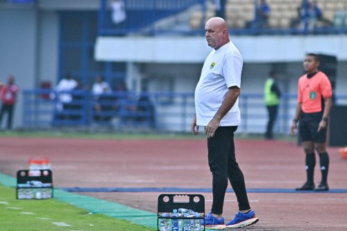 persib bandung, Borneo FC, Persib Bandung vs Borneo FC, Bojan Hodak, Super League, pelatih persib, Thom Haye, Federico Barba, Laga Persib Vs Borneo FC Ditunda, Bojan Hodak Tetap Siapkan Agenda Lain
