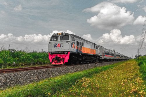 Gempa Banyuwangi 5,7 M, 4 Kereta di Jatim Berhenti Demi Keamanan