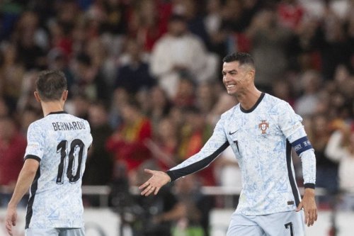 Cristiano Ronaldo Lewati Rekor Messi Usai Bikin Bocah Menangis