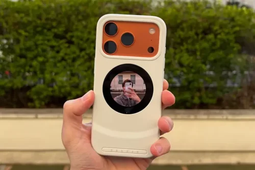 Casing iPhone17 Pro Ini Punya Layar Sentuh dan Slot MicroSD