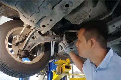 Waktu Ideal Periksa Shockbreaker Mobil Agar Tetap Nyaman