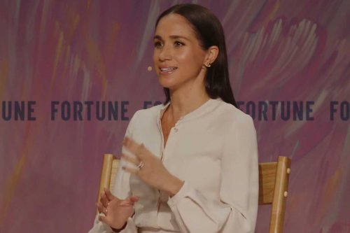 Pangeran Harry, Meghan Markle, Lili collins, Meghan Markle Kembali Berakting, padahal Pernah Bilang Sudah &ldquo;Selesai&rdquo;&nbsp;