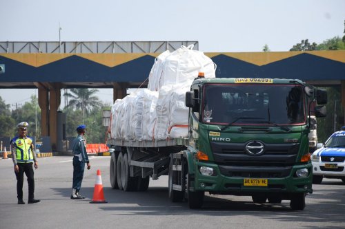 Puluhan Truk ODOL Ditindak di Tol Belawan&ndash;Medan