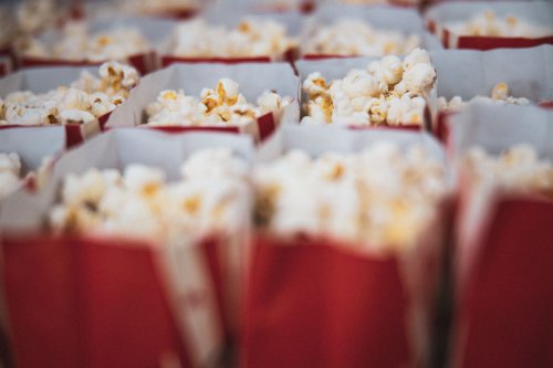 bioskop Alfamart, bioskop mini Alfamart, Bebas Bawa Makanan ke dalam Bioskop Alfamart, Ini Syaratnya