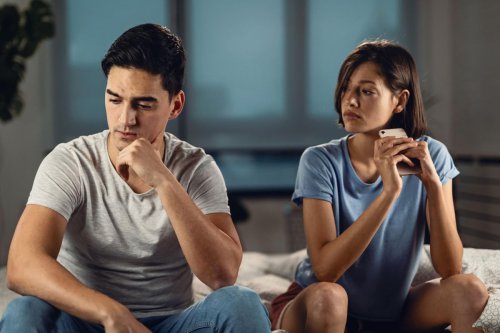 Top 7+ Cara Membantu Pasangan Mengatasi Stres dengan Sehat Menurut Ahli