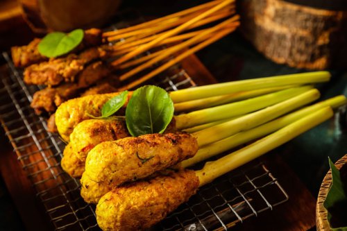 Top 7+ Rekomendasi Makanan Khas Bali yang Halal dengan Bumbu Melimpah