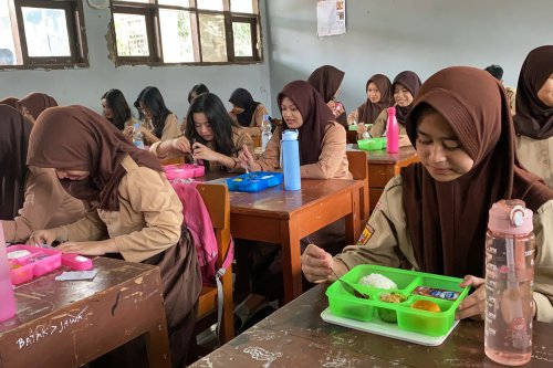 Keracunan MBG Kembali Terjadi, Siswa SMK di Sukabumi Dilarikan ke RSUD Palabuhanratu