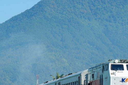 Top 10+ Rute Kereta Api Paling Laris 2025, Tujuan Solo Jadi Favorit
