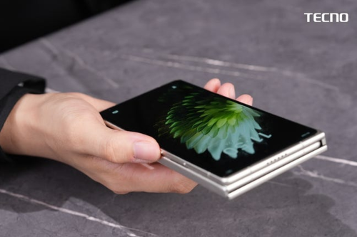 Tecno Pamer HP Konsep Lipat Tiga Baru, Lipatan Seperti Huruf "G"