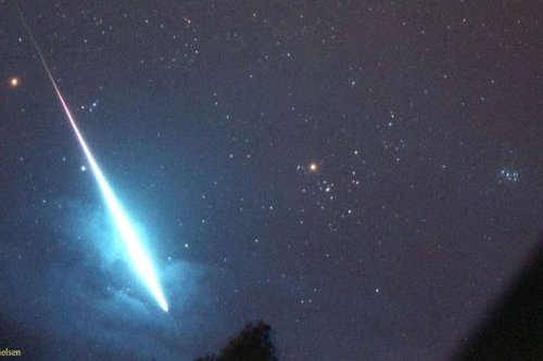 Video Diduga Meteor Jatuh di Cirebon Viral di Medsos, Disebut Picu Kebakaran di Dekat Tol Ciperna
