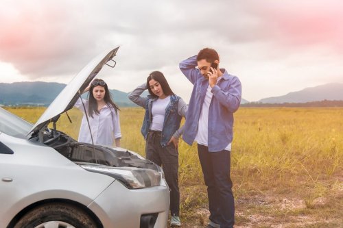 mogok, langkah darurat, road trip, Nataru, Mogok Saat Roadtrip Libur Nataru? Ini Langkah Darurat yang Harus Dilakukan