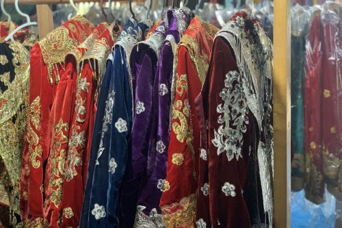 Harga Sewa Baju Adat Minangkabau di Istano Basa Pagaruyung, Bayar Berapa?