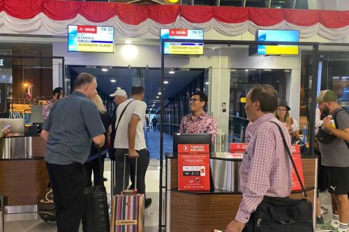 Deportasi 2 WNA Iran: Terbukti Curi Uang dengan Modus Alih Fokus