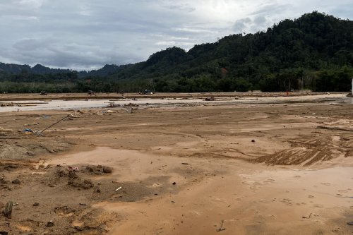 Tapteng Krisis Air Bersih: Warga Bertahan dengan Air Hujan dan Air Parit 10 Hari Pascabanjir