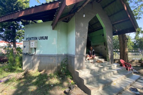 Kisah Tumini dan Perjuangannya 15 Tahun Hidup di Toilet Umum
