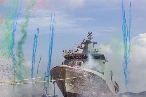 TNI AL, kapal perang indonesia, kri bung hatta, kri bung hatta 370, kapal angkut nikel ilegal, KRI Bung Hatta Tangkap 2 Kapal Pengangkut Nikel Ilegal di Laut Konawe Utara