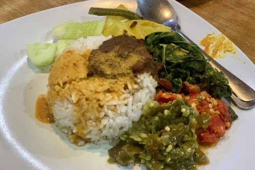 Buka Cuma Rendang, Ini 7 Deretan Makanan Khas Padang yang Tak Boleh Terlewatkan