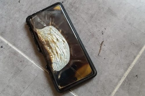 Ditinggal Tidur, Ponsel Google Pixel 6a Meledak saat Dicas