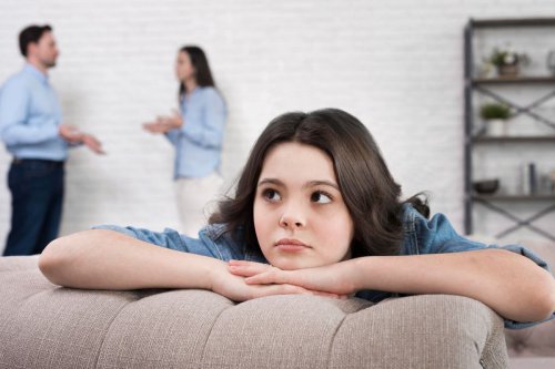 Cegah Anak Terjebak Konflik Loyalitas Usai Perceraian, Jangan Paksa Memilih Ayah atau Ibu