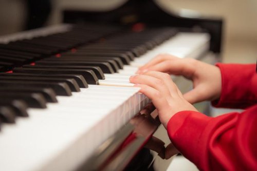 Nada yang Menenangkan: Pendidikan Musik bagi Anak dengan Tantangan Emosional