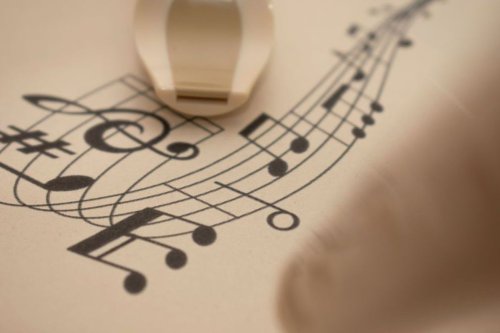 Lirik Lagu Sesi Potret &ndash; Enau feat Ari Lesmana